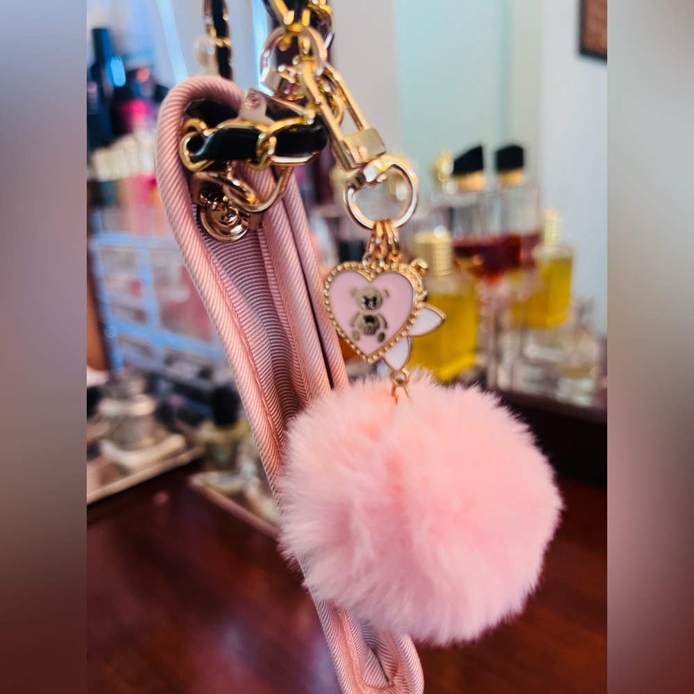 Gucci Pink Satin Chain Crossbody with Pom Pom Charm - Picture 2 of 11